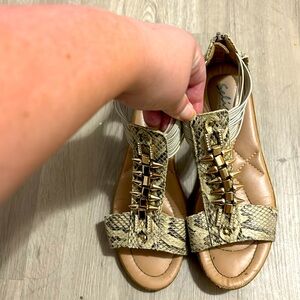 Snakeskin studded wedge sandals/ 8